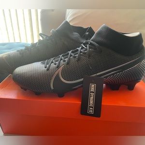 Nike Mercurial Superfly 7 Club MG Cleats. BRAND NEW